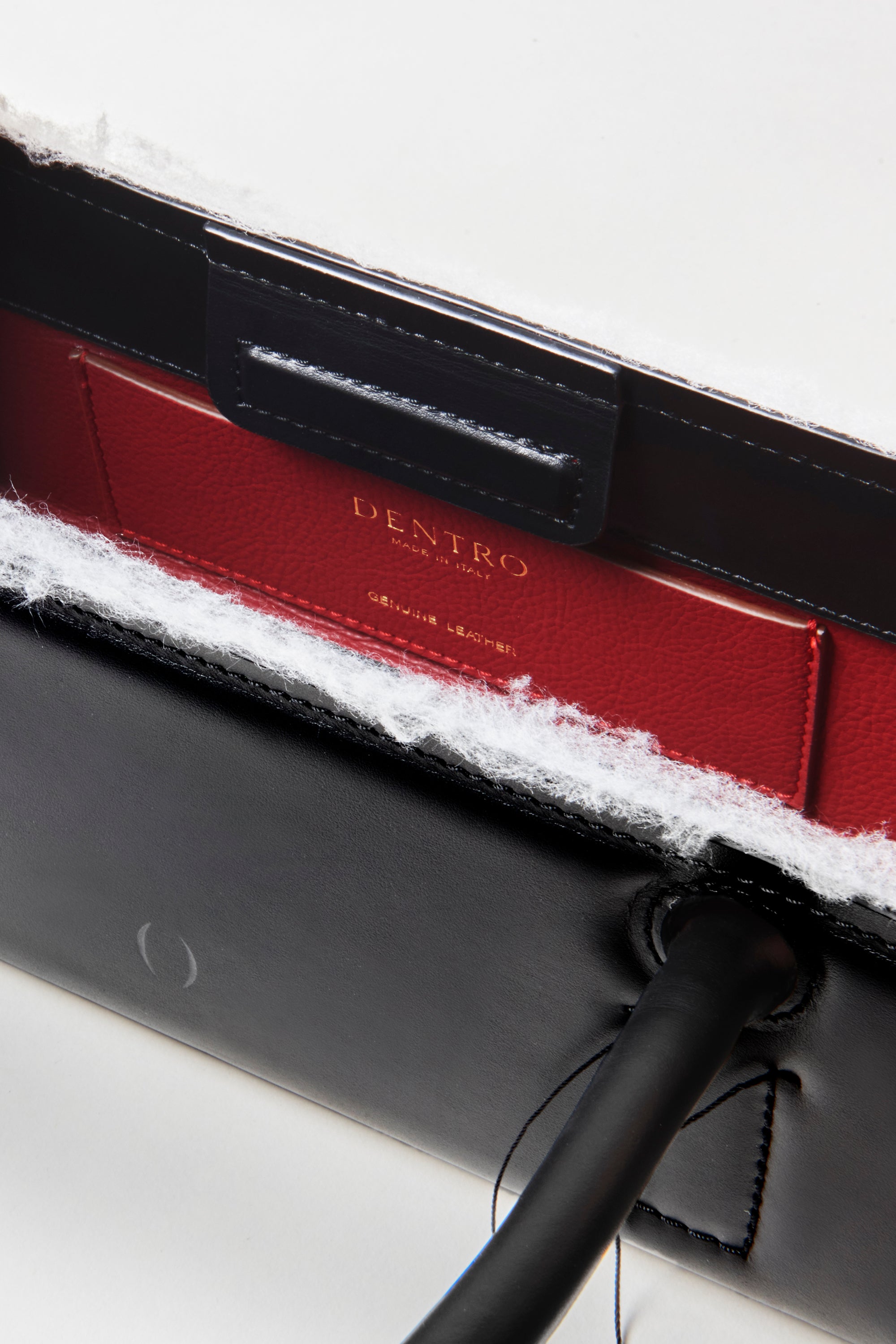 トートバッグ DENTRO Black leather Radar shoulder bag (24SDNBO013 BLACK) 22305069_52590401_1000.jpg
